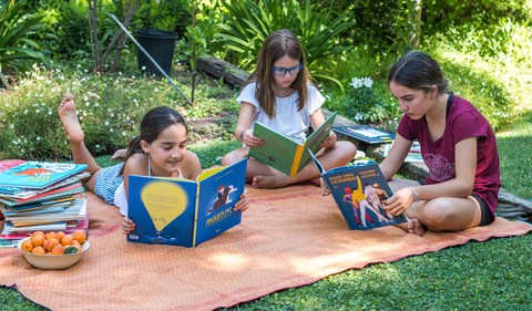Picnic literario en Plaza Las Lilas